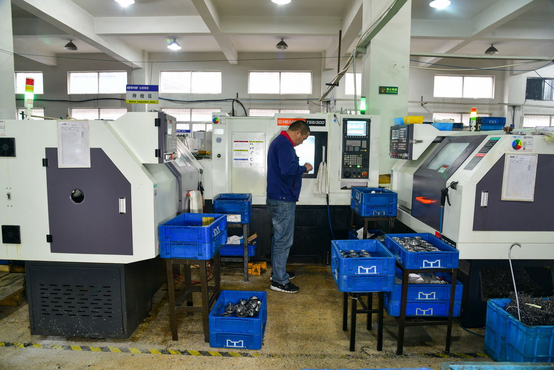 Il MOTORE 3PHASE REDUCTOR del RIDUTTORE del CV dell'ASSE CH32-1500 CH del MOTORE 32MM dell'INGRANAGGIO di CA del CV 1500W 2HP VA IN AUTOMOBILE il CAMBIO del MOTORE ELETTRICO